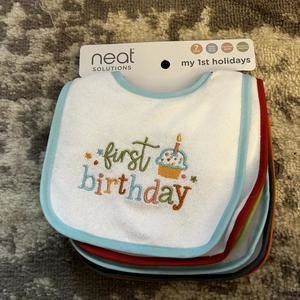Neat Solutions Seven Bibs First Holidays (NEW)